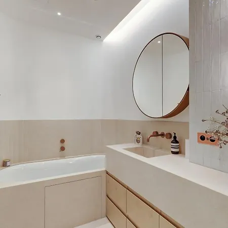 671 Bon Marche - Superbe A Paris